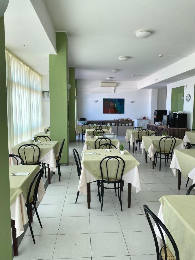 פסארו Hotel Flying מראה חיצוני תמונה